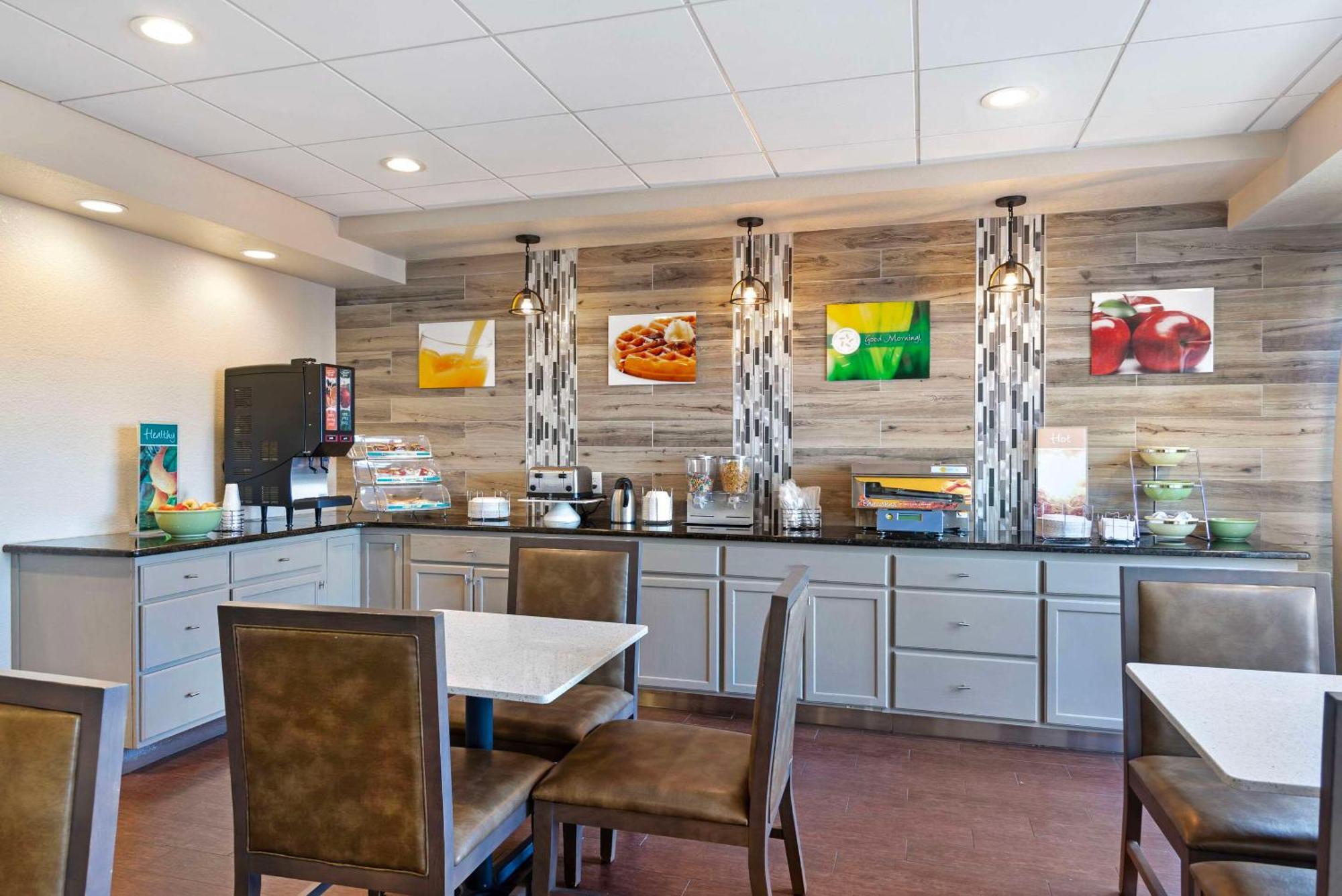 Quality Inn Valley - West Point מראה חיצוני תמונה