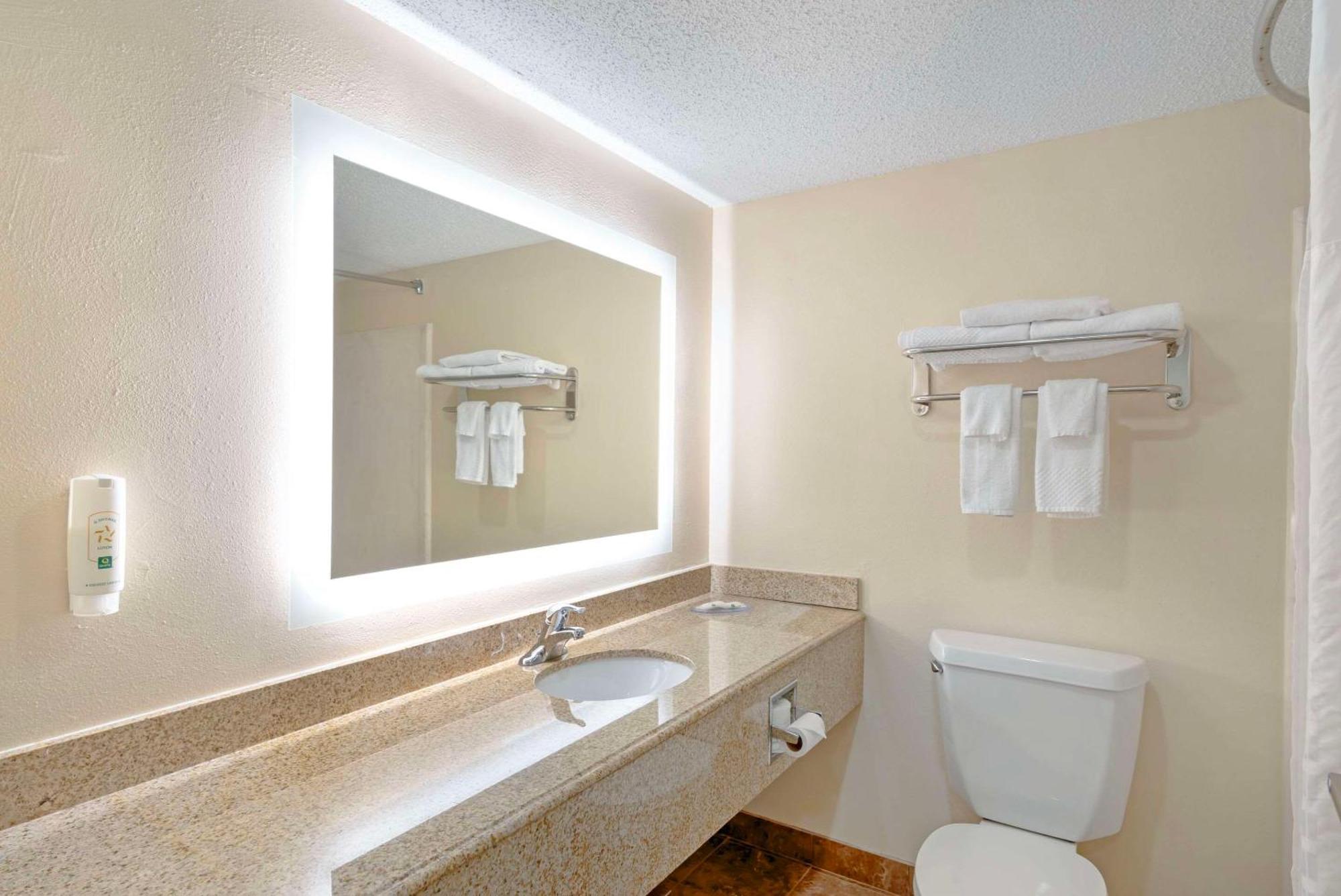 Quality Inn Valley - West Point מראה חיצוני תמונה
