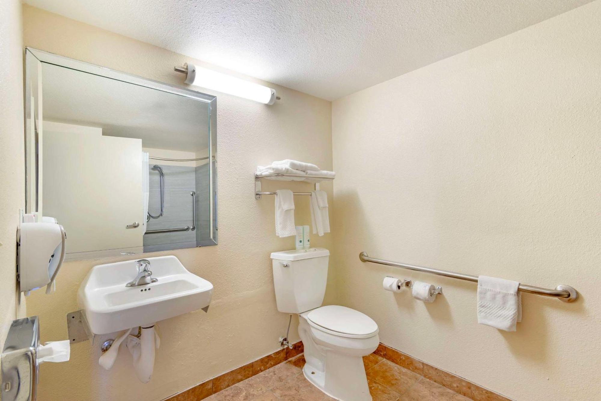 Quality Inn Valley - West Point מראה חיצוני תמונה